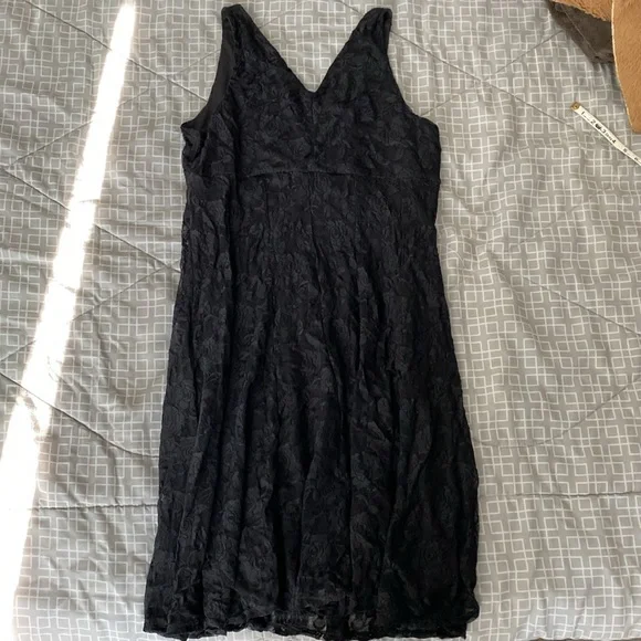 Black floral double-layer diagonal v-neck midi Flowy dress - Picture 13 of 17